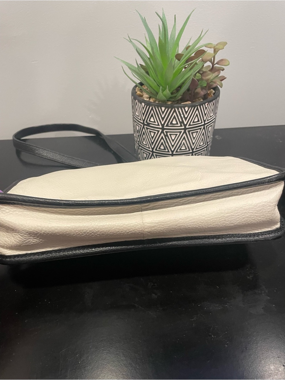 Vintage Cole Haan Cream Leather Crossbody - Picture 6 of 8